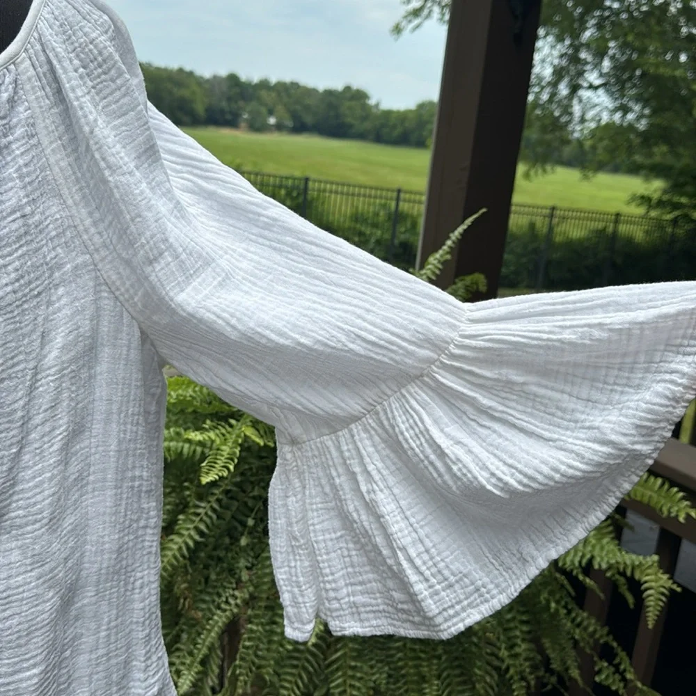 Like New white gauze tunic top w/ bell sleeves - Large - Flowy & oh so cool! 😎 - Picture 2 of 7
